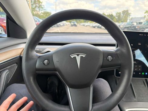 Used 2022 Tesla Model 3 Long Range AWD/4WD image 17
