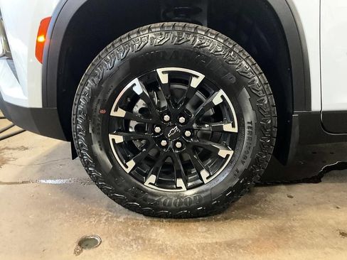 New 2026 Chevrolet Traverse Z71 w/ Driver Confidence Package AWD/4WD image 29