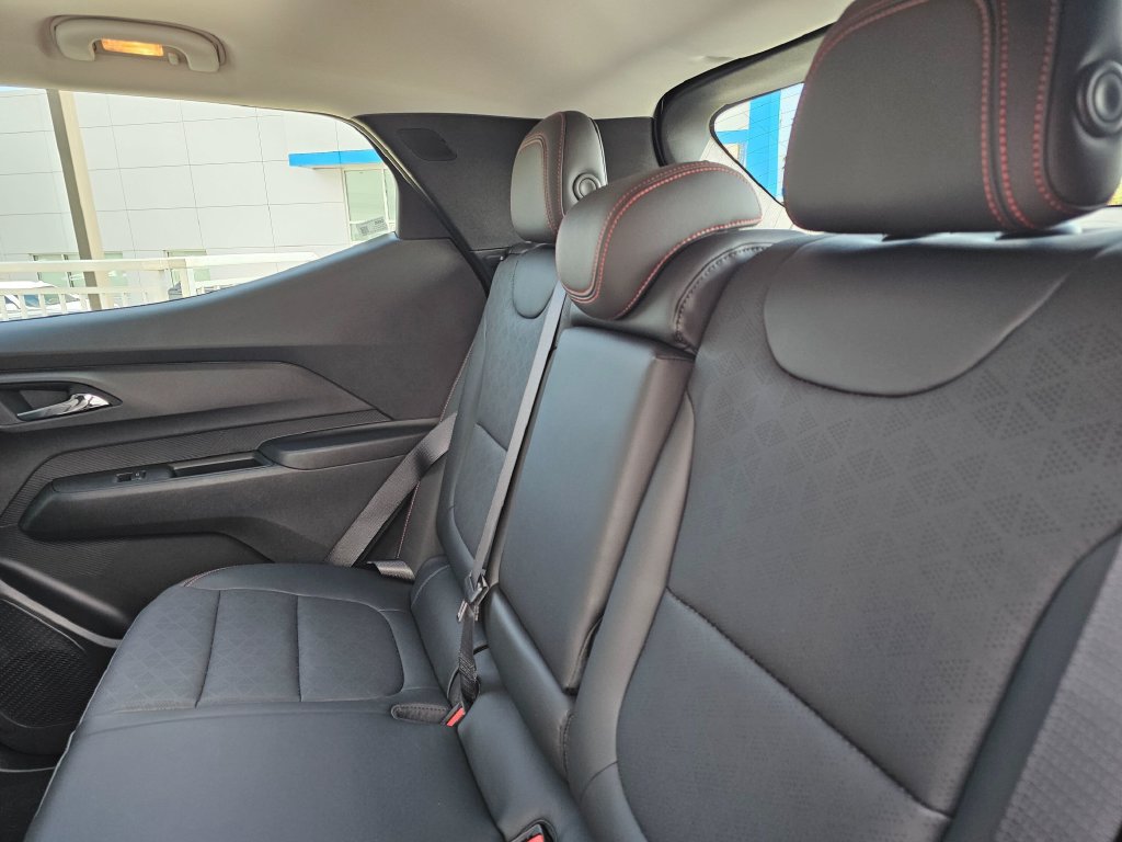 New 2027 Chevrolet Bolt RS w/ Technology Package FWD image 21