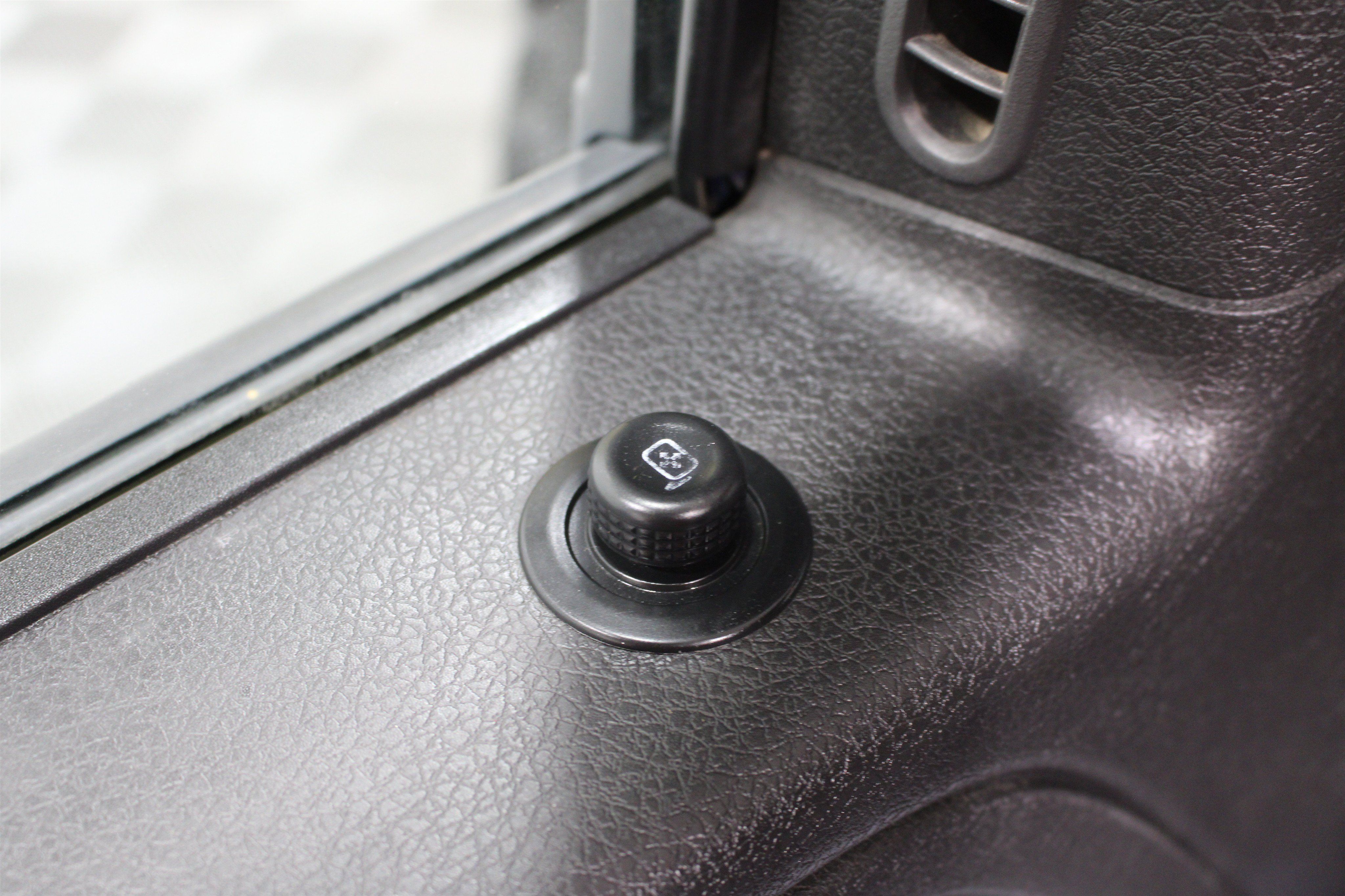 Used 2012 Ford F150 XLT w/ XLT Chrome Pkg AWD/4WD image 8