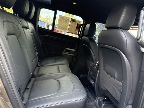 Used 2023 Land Rover Defender 110 S AWD/4WD image 37