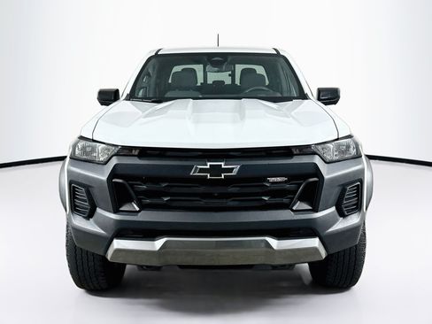 Used 2024 Chevrolet Colorado Trail Boss w/ Technology Package AWD/4WD image 2