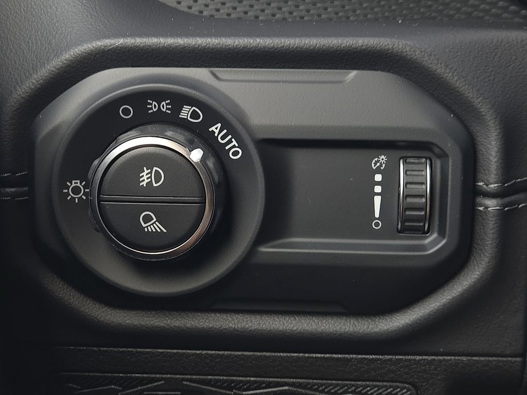 Used 2024 Jeep Gladiator Rubicon AWD/4WD image 17