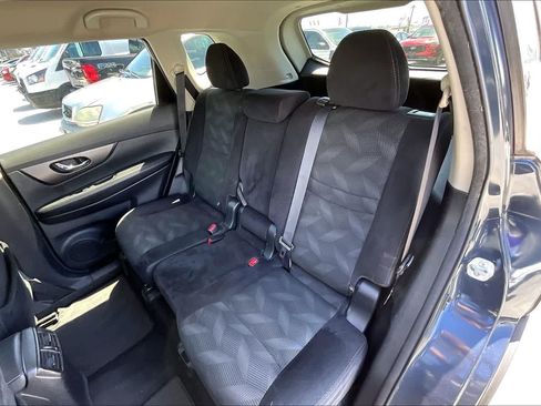Used 2016 Nissan Rogue SV FWD image 29