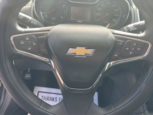Used 2017 Chevrolet Cruze LT image 12