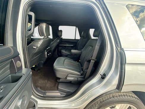 Used 2023 Ford Expedition Platinum image 26