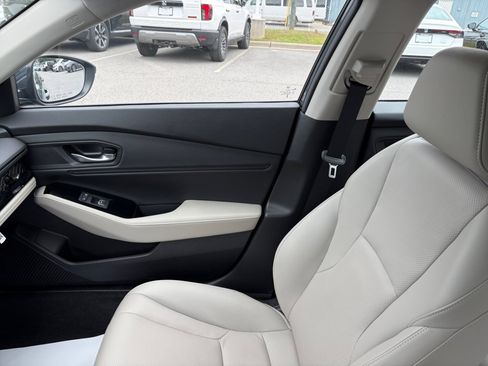 Used 2026 Honda Accord Touring image 32