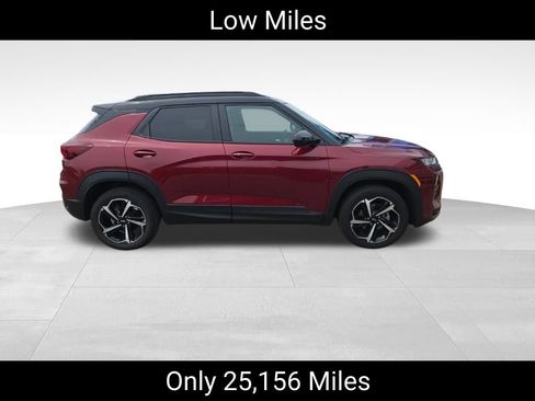 Certified 2023 Chevrolet TrailBlazer RS w/ Sun and Liftgate Package AWD/4WD image 2