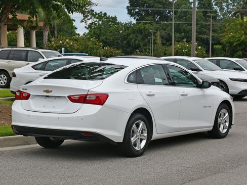 Used 2024 Chevrolet Malibu LS w/ Driver Confidence Package image 4