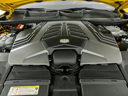 Used 2019 Lamborghini Urus AWD/4WD image 12