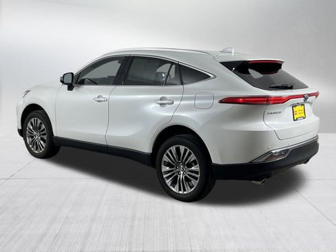 Certified 2024 Toyota Venza XLE AWD/4WD image 5