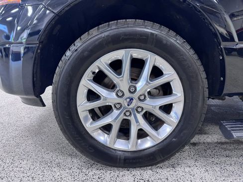 Used 2017 Ford Expedition Limited w/ Equipment Group 301A AWD/4WD image 16
