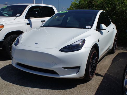 Used 2023 Tesla Model Y Performance AWD/4WD image 1