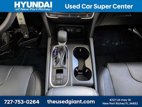 Used 2020 Hyundai Santa Fe SE w/ Cargo Package FWD image 21