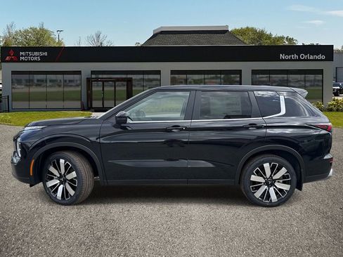 New 2026 Mitsubishi Outlander SE FWD image 2