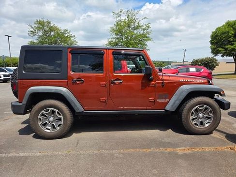 Used 2014 Jeep Wrangler Unlimited Rubicon w/ Connectivity Group AWD/4WD image 2