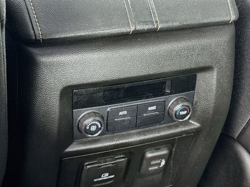 Used 2021 Chevrolet Traverse RS AWD/4WD image 27