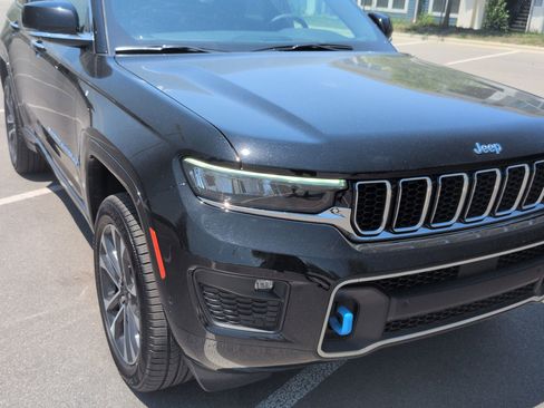 Used 2023 Jeep Grand Cherokee Overland AWD/4WD image 10