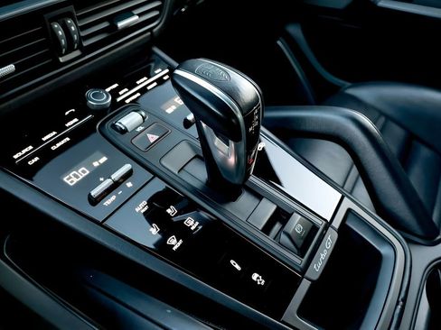 Used 2023 Porsche Cayenne Turbo GT AWD/4WD image 55