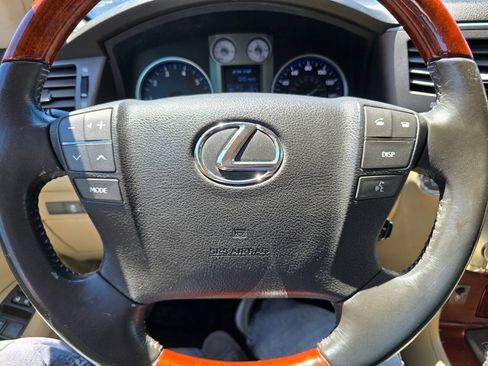 Used 2011 Lexus LX 570 4WD image 14