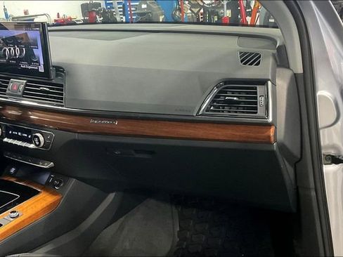 Certified 2023 Audi Q5 2.0T Premium w/ Convenience Package image 16