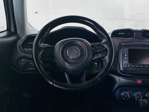 Used 2017 Jeep Renegade Altitude FWD image 17