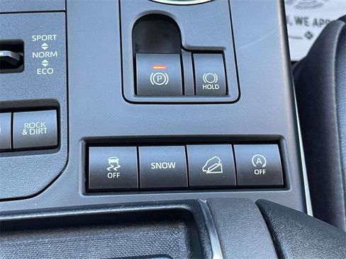 Used 2022 Toyota Highlander XLE image 33