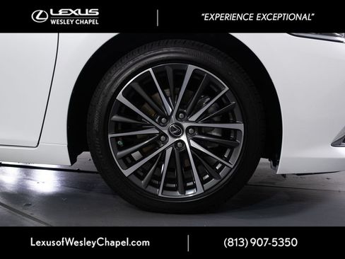 Certified 2025 Lexus ES 350 w/ Premium Package FWD image 3