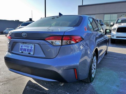 Used 2021 Toyota Corolla LE image 5