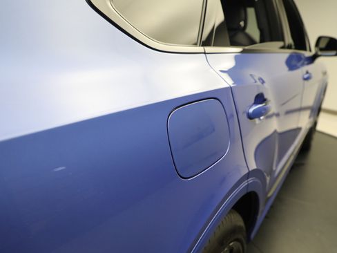 Certified 2024 Bentley Bentayga image 39