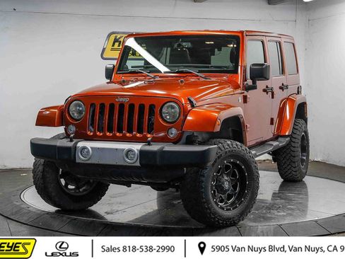 Used 2014 Jeep Wrangler Unlimited Sahara w/ Connectivity Group AWD/4WD image 1