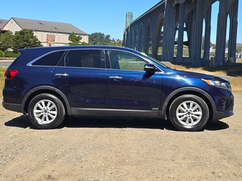 Used 2020 Kia Sorento LX AWD/4WD image 3