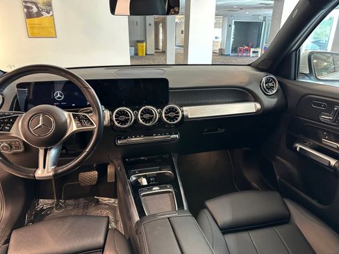 Used 2025 Mercedes-Benz GLB 250 image 38