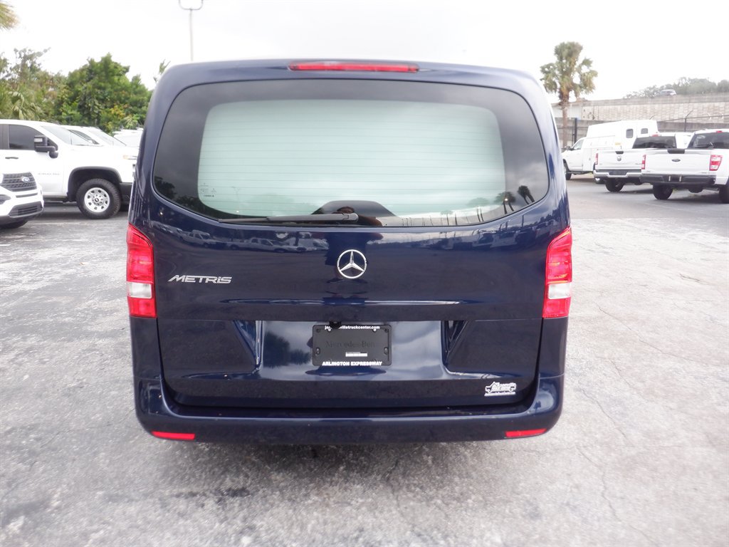 Used 2022 Mercedes-Benz Metris image 4