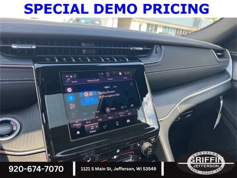 New 2025 Jeep Grand Cherokee L Laredo w/ Luxury Tech Group I image 24