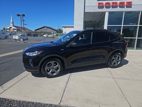 Used 2025 Ford Escape ST-Line FWD image 3