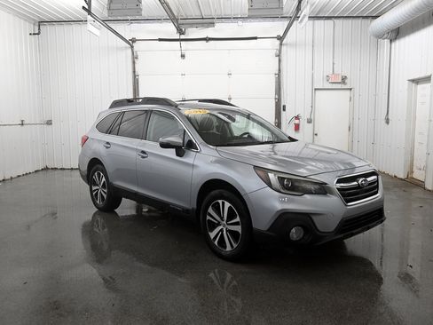Used 2019 Subaru Outback 2.5i Limited image 2