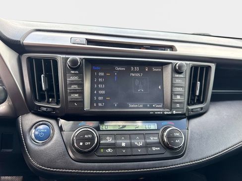 Used 2016 Toyota RAV4 XLE AWD/4WD image 18