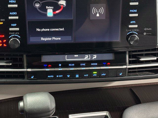 Used 2022 Toyota Sienna LE AWD/4WD image 21