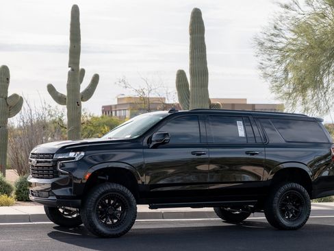 Used 2023 Chevrolet Suburban RST w/ Sport Performance Package image 61