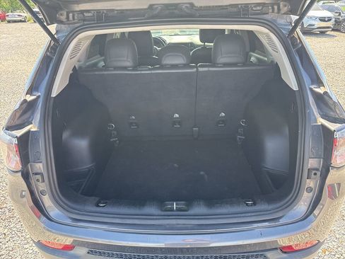 Used 2020 Jeep Compass Latitude FWD image 10
