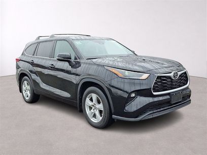 Used 2023 Toyota Highlander LE
