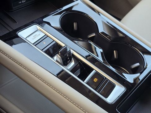 Used 2026 Volkswagen Atlas SE image 14