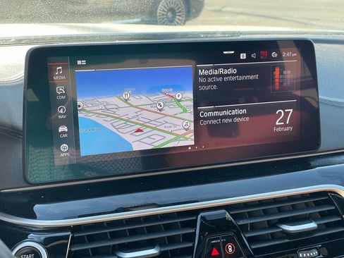 Used 2023 BMW M550i xDrive w/ Dynamic Handling Package AWD/4WD image 18