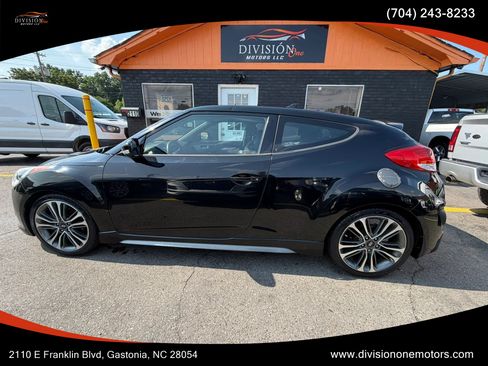 Used 2016 Hyundai Veloster Turbo w/ Option Group 04 FWD image 2