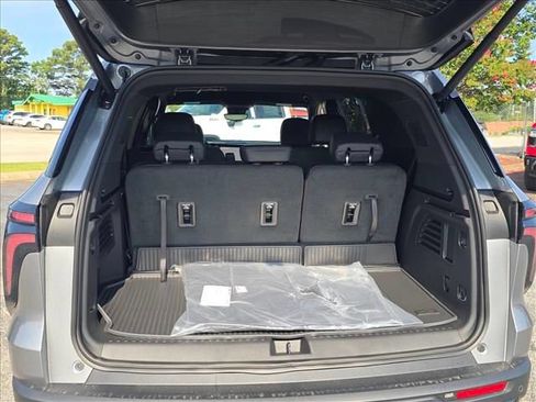 New 2026 Chevrolet Traverse LT w/ Midnight/Sport Edition FWD image 28