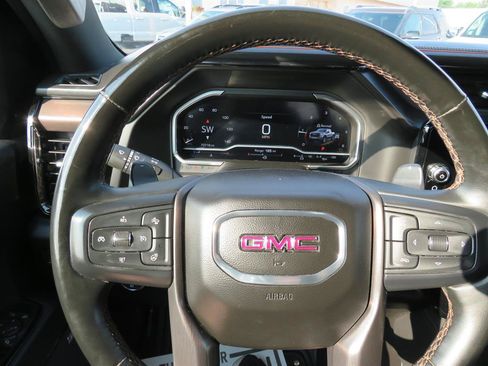 Used 2023 GMC Sierra 1500 AT4 w/ AT4 Premium Package AWD/4WD image 15