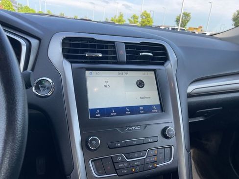 Used 2020 Ford Fusion SE AWD/4WD image 15