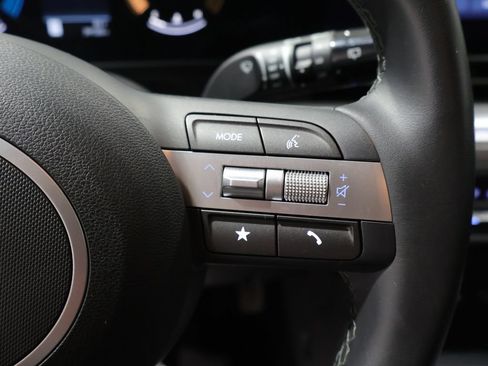 Used 2025 Hyundai Kona SEL AWD/4WD image 37