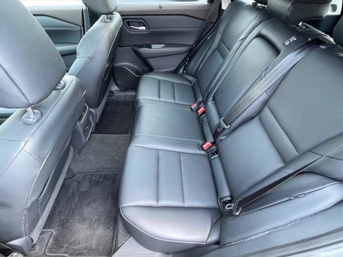 Used 2022 Nissan Rogue SV w/ SV Premium Package FWD image 24